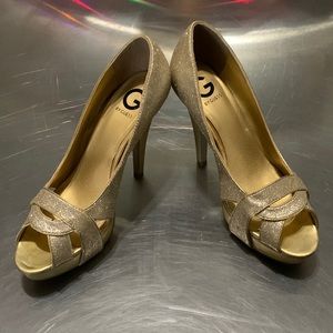 Guess Sparkly gold pumps - super sophisticated and comfortable